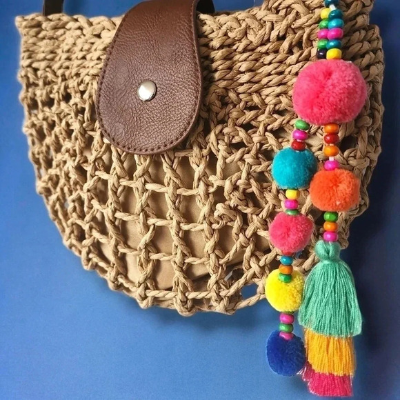๐๏ธTrendy Straw Boho Style Summer Crossbody Bag Cute Small Size Colorful Tassels - Picture 9 of 13